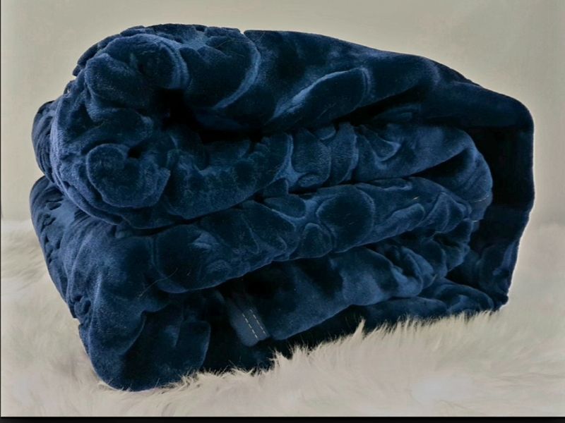 New - Warm And Soft Queen Size Blanket - One-Ply