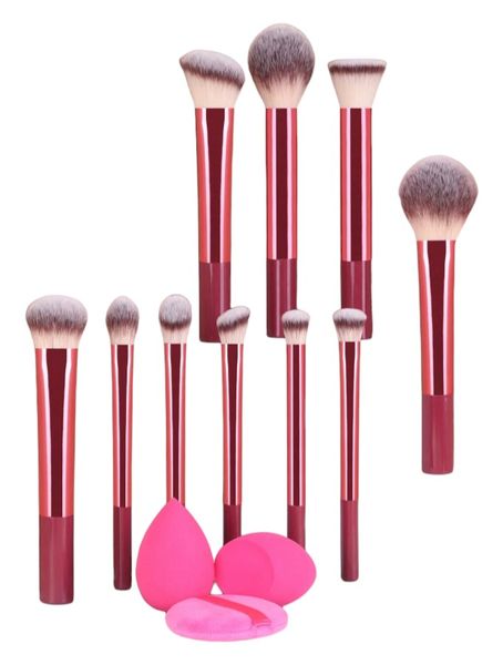 13-Piece Essential Makeup Brush Set With Beauty Blender Sponges - Pink