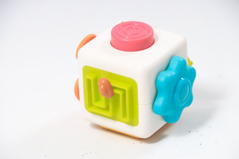Montessori Busy Cube
