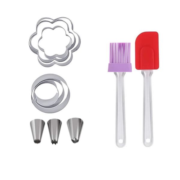 Cake Icing Spreader Decorating With Cookie Biscuit Cutter
