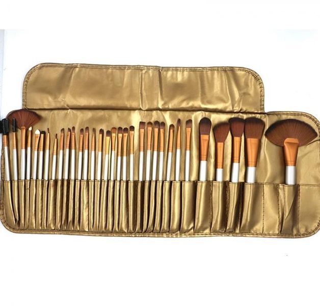 32 pcs Make Up Brushes With Golden Bag