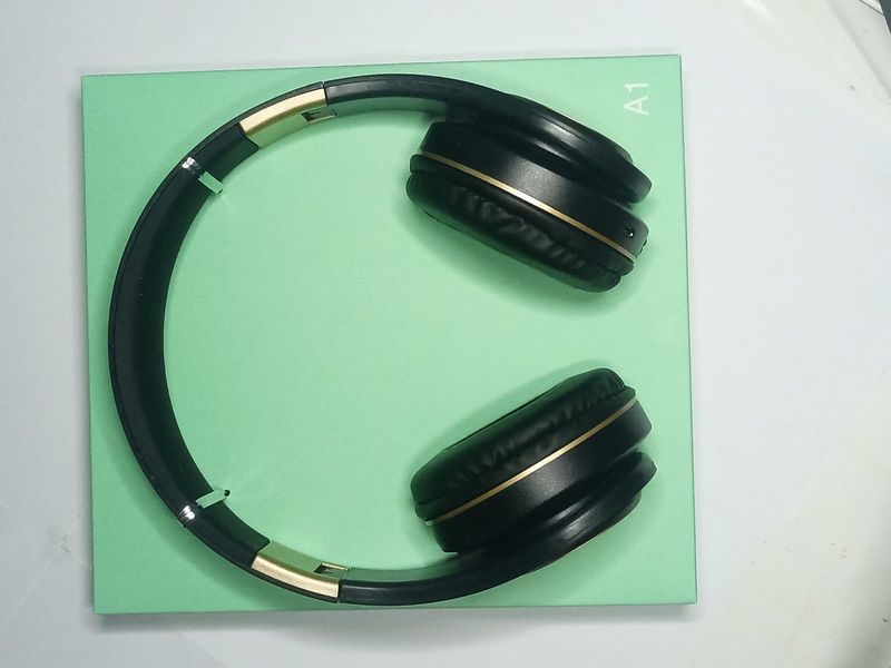 Super Bass HD wireless headphones