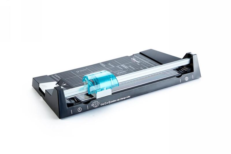 Paper Trimmer with rounded corner cutter