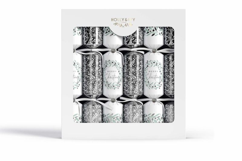 Luxury Snowflakes &amp; Wreath Christmas Crackers