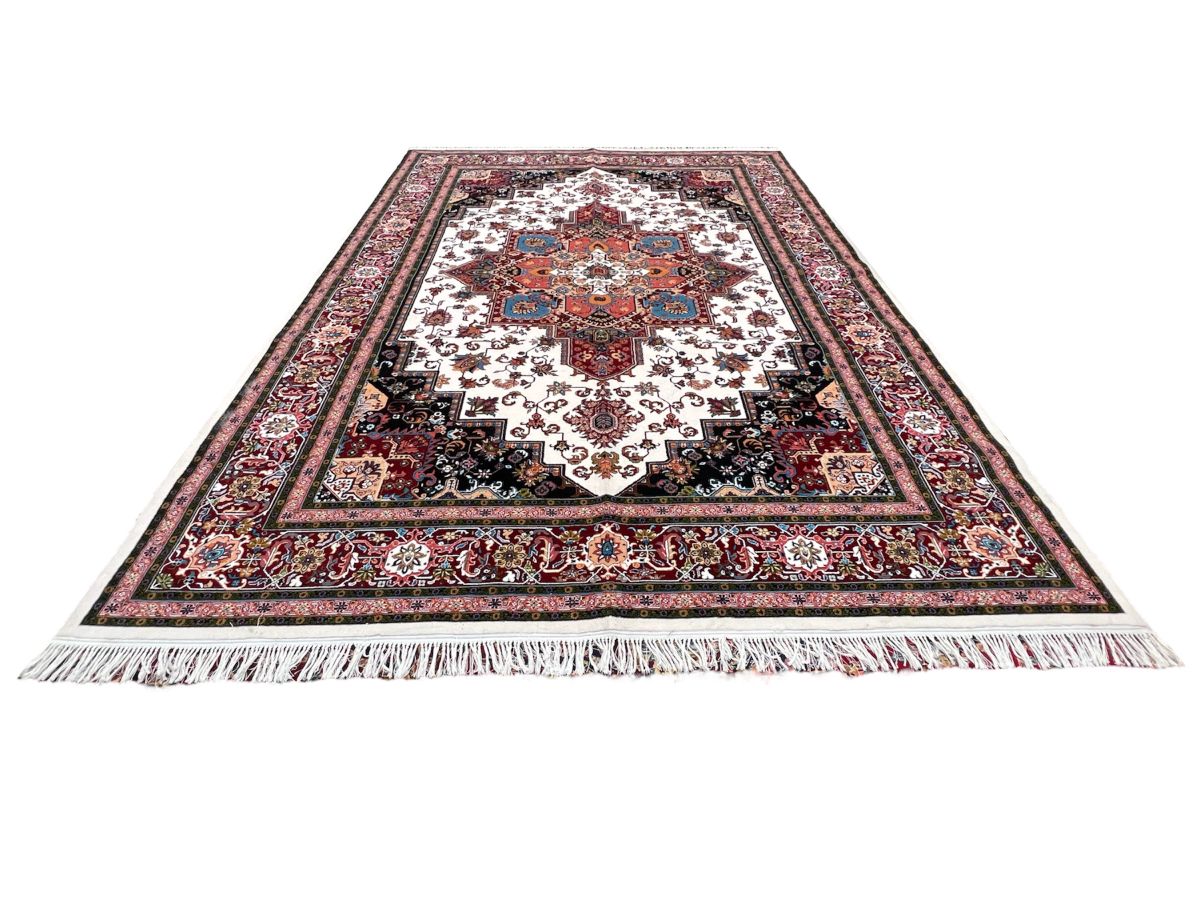 Persian Machine Made Carpet 400x 300cm Shop Today. Get it Tomorrow
