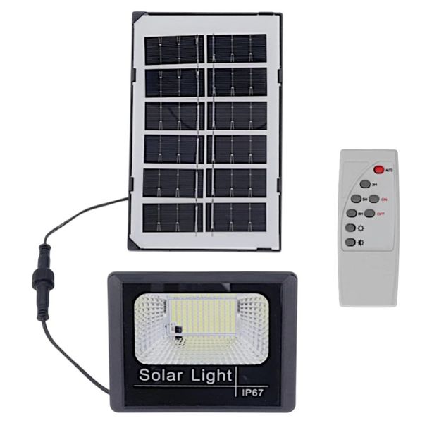 Outdoor Solar Powered Light With Remote - Black