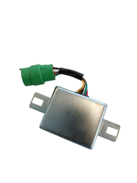 Car Regulator Toyota Hiace/Hilux Venture ( Round Plug )