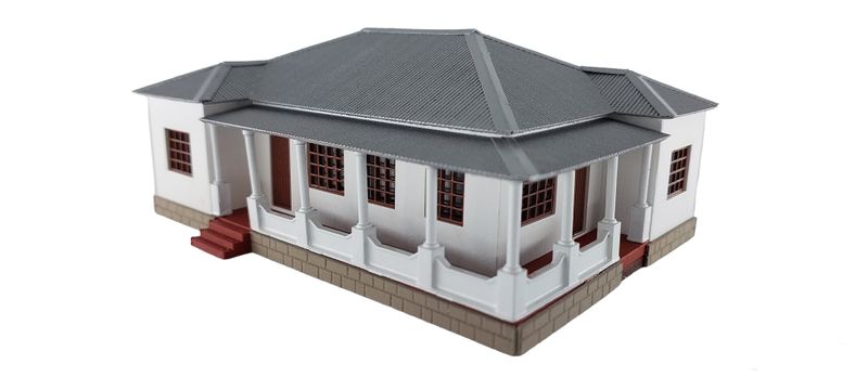 Model Train Building : Farm Cottage with Veranda (HO)