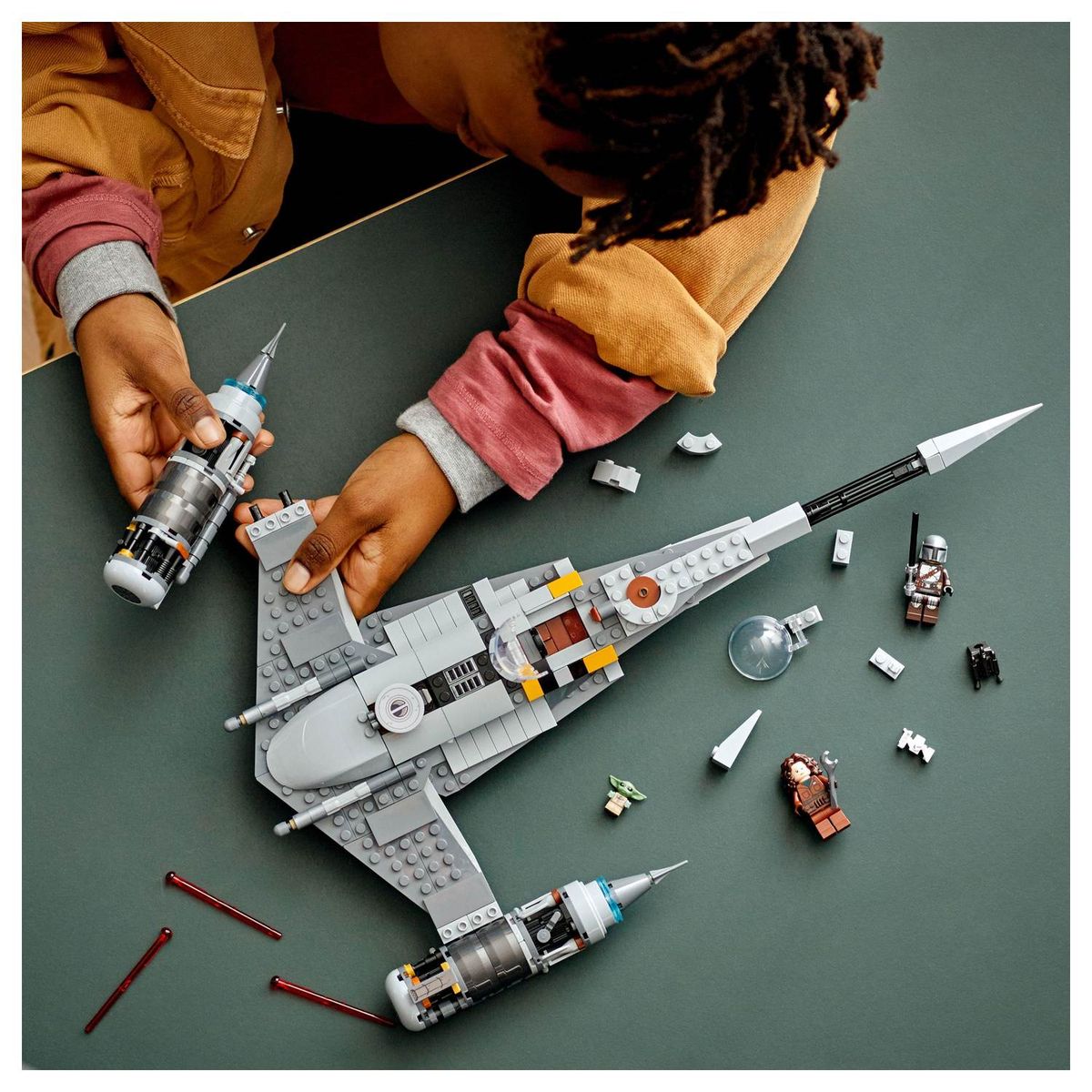 LEGO® Star Wars™ The Mandalorian's N-1 Starfighter™ 75325 Building