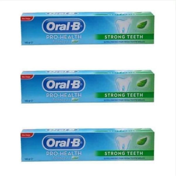 Pack of 3 Oral-B Toothpaste Herbal Mint 140g with toothbrush