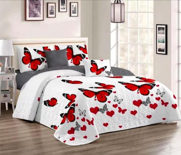 Dream World 5 Piece Butterfly Bedspread Set Queen - White