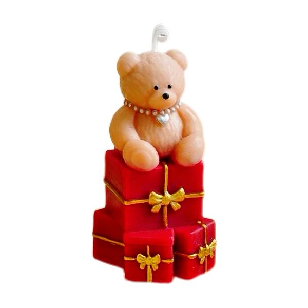 The Gift Box Contains a Bear-shaped Scented Candle Ornament
