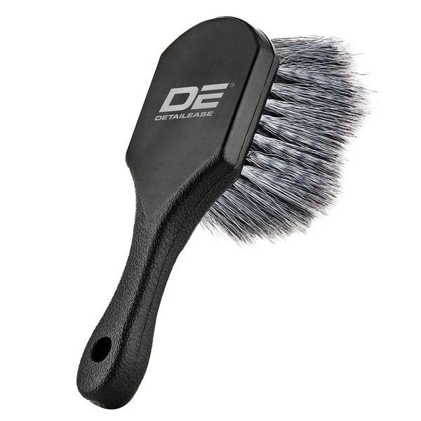 Wheel &amp; Engine Bay Brush