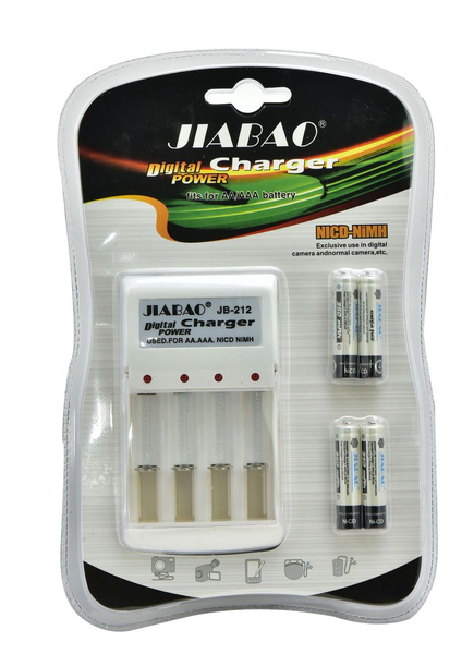 AAA / AA Rechargeable Battery Charger With AAA Batteries x4
