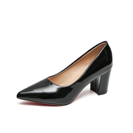 Patent block heel outlet court shoes