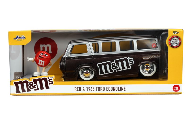 Jada M&amp;M's 1965 Ford Econoline 1:24 with Figure