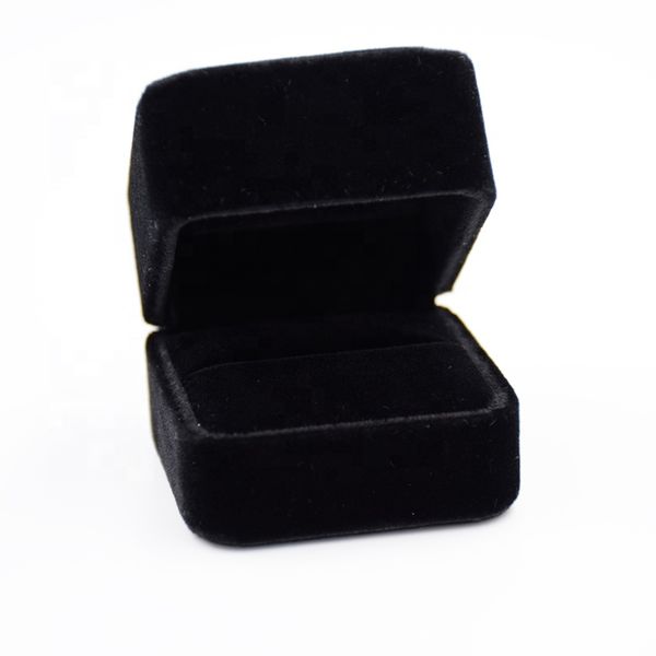 Classic Velvet Ring Box