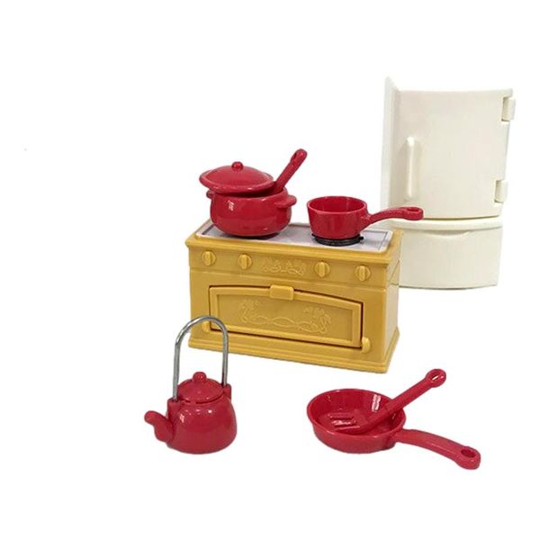 B02 Fridge, Stove, Kettle, Pans and Pots