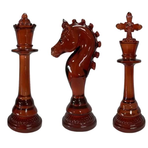 Decor Nordic Style Elegant Wine Red Resin Chess Statue 3 Piece