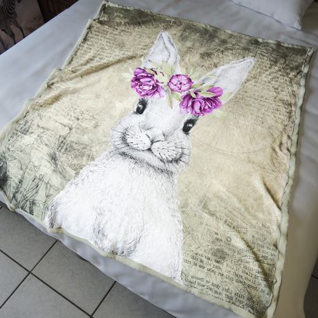 Fleece blanket hotsell for rabbit