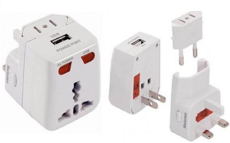 Travel Mate Universal Travel Adaptor with USB and Fuses T-034