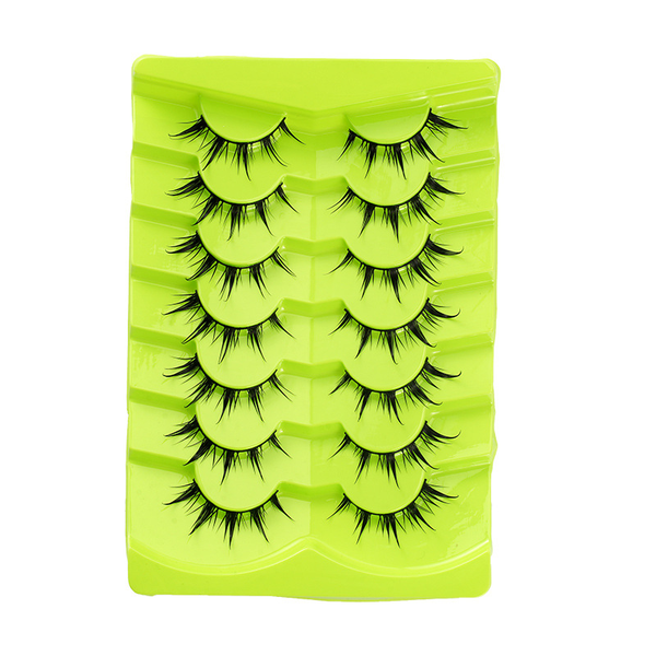 Barbie's voluminous one-piece eyelashes