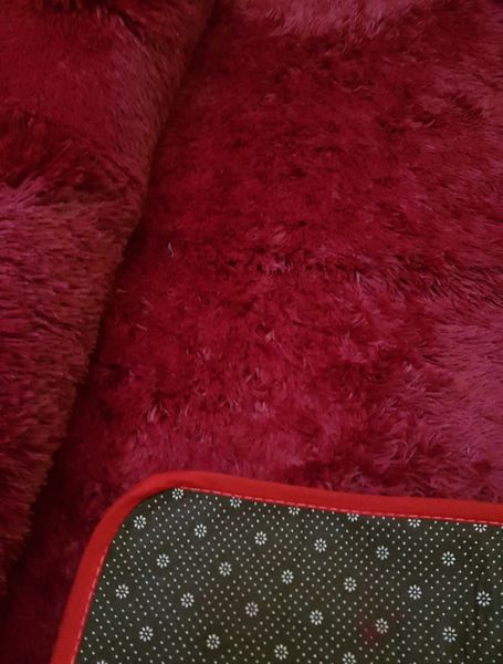 Large Premium Fluffy Carpet/Rug - Red