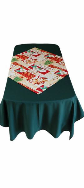 Green Tablecloth With Christmas Themed Overlay: 8 Seater