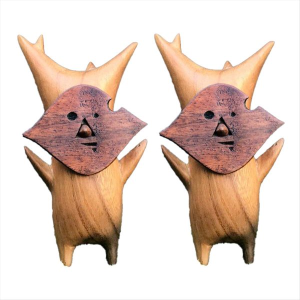2PCS Wood Statue Decoration Resin Handwork Statue Game Lovers B