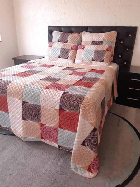 5 Piece Quilt Set Pattern Bedspread Set image