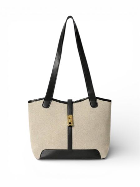 Stylish and Spacious Tote Bag