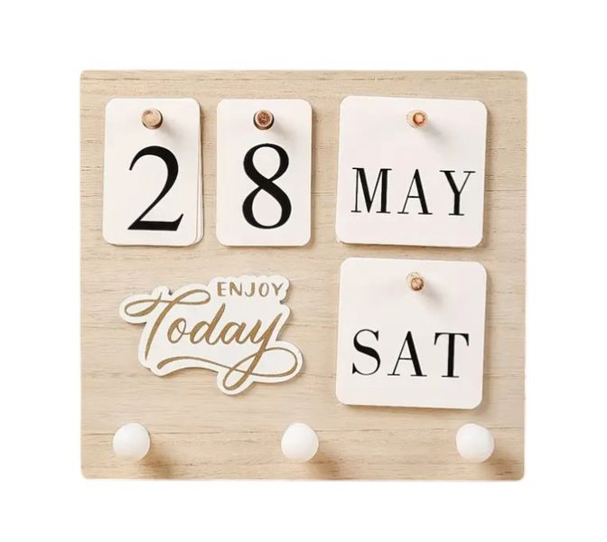 Wall Mount Calendar with Storage Hooks Set