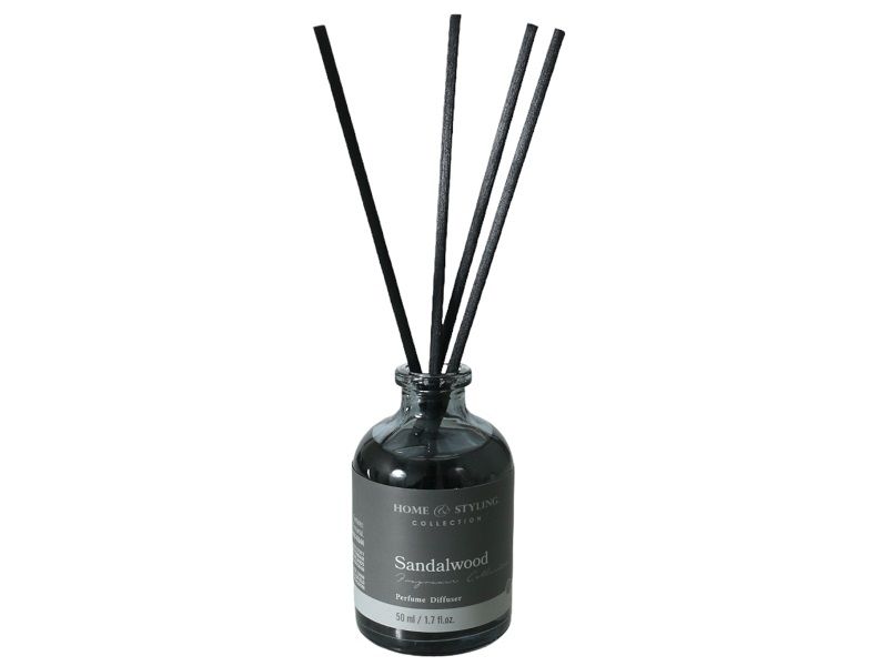 Reed Diffuser in Glass Bottle With 6 Rattan Sticks Sandalwood