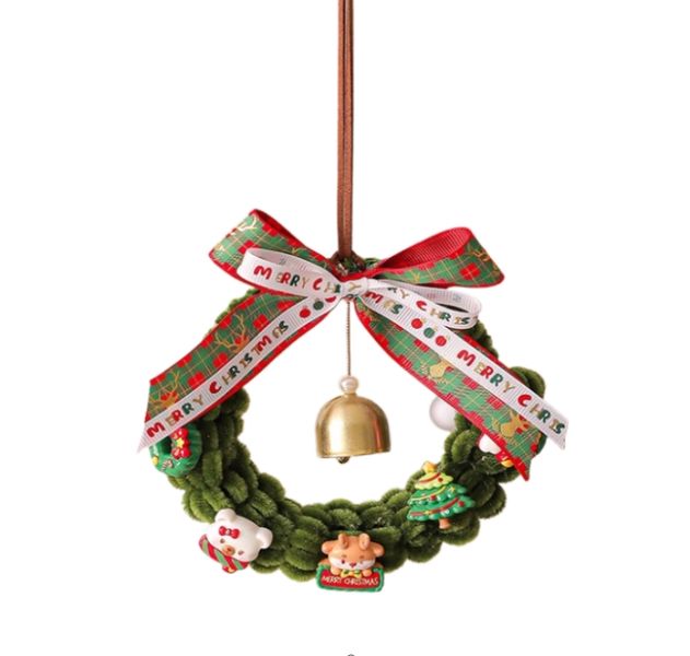 Christmas Decoration: Twist Tie Wreath with Bell Pendant Door Hanger