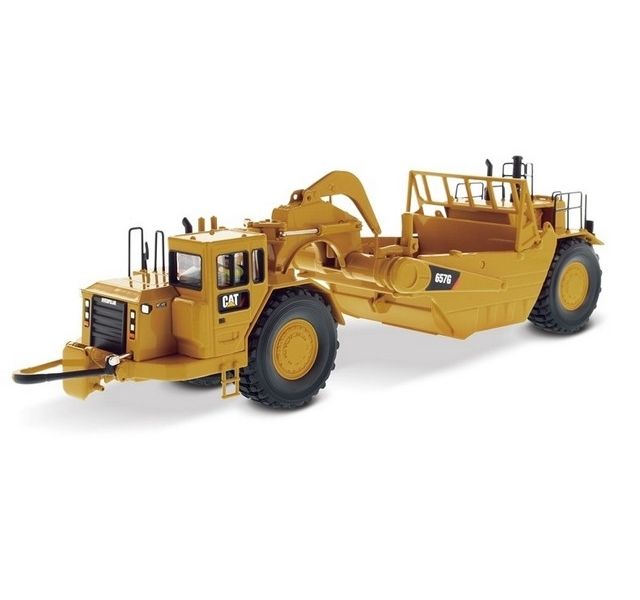 Diecast Masters 1/50 CAT 657G Wheel Tractor Scraper Diecast Model