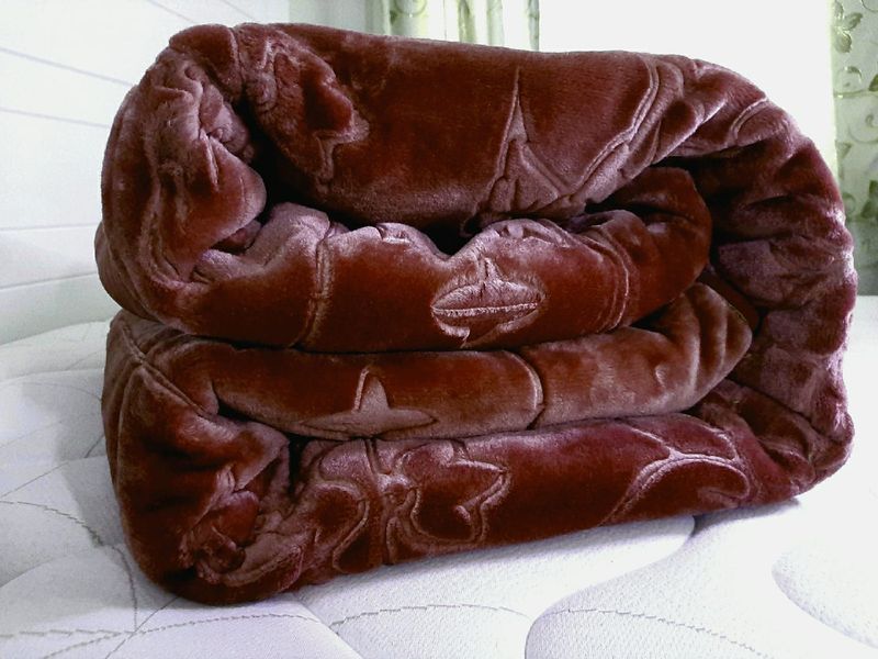 Queen Size Thick Blanket - One-Ply - Warm And Soft