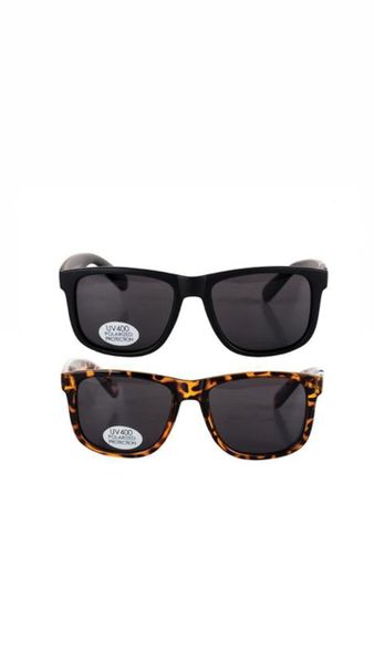 2 Pairs of Men's Classic Shaped Sunglasses