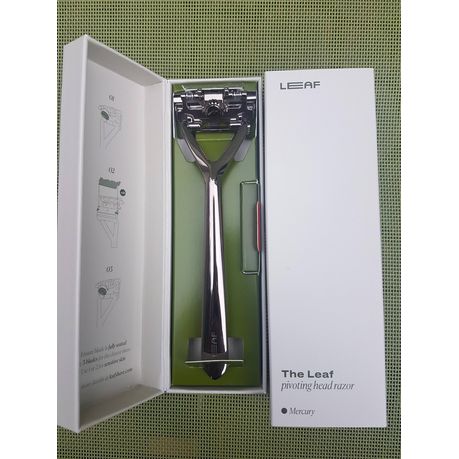 The Leaf Kit | Three-Blade Razor + Razor Stand + Razor Blades | Leaf Shave Mercury