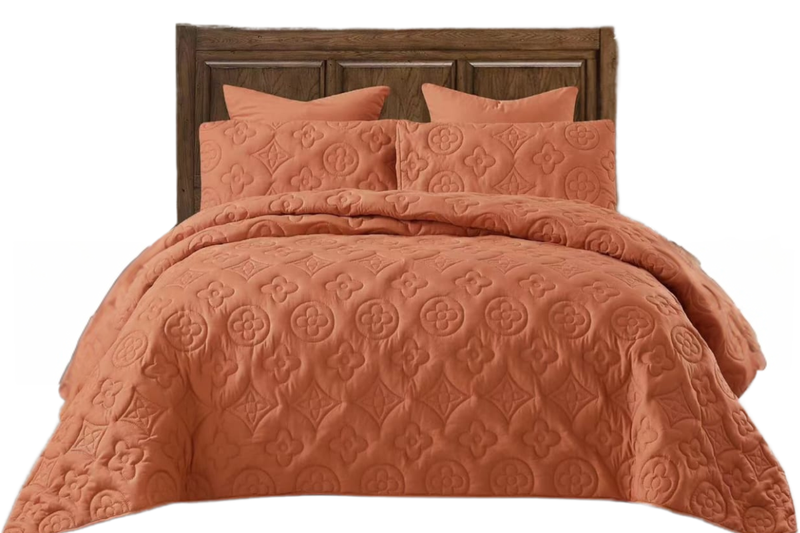 NALM Embroided Super King Quilt Set