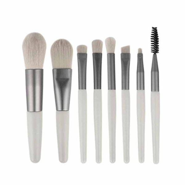 8 Travel Makeup Brushes