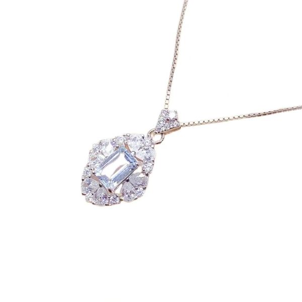 Small And Elegant Aquamarine Pendant Is A Great Gift Choice For Women.