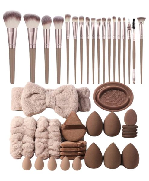 42 Piece Complete Makeup Tool Set With Premium Synthetic Brushes - Brown