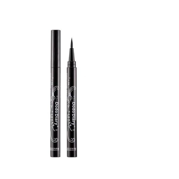 Ultra-fine tip eyeliner pen for natural "no-makeup" look
