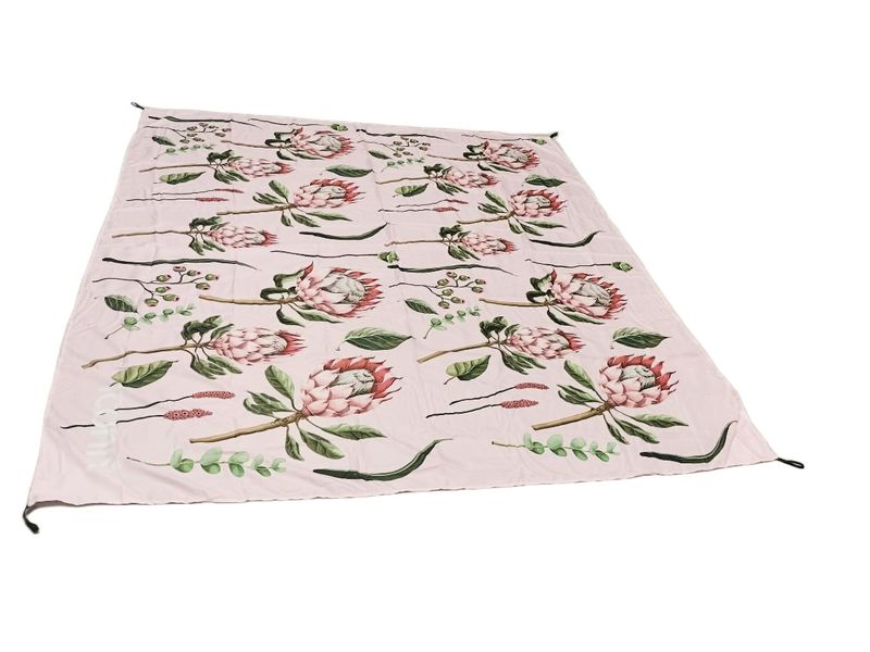 Iconix Water Resistant Picnic and Beach Mat (210x200cm) - Teal Protea