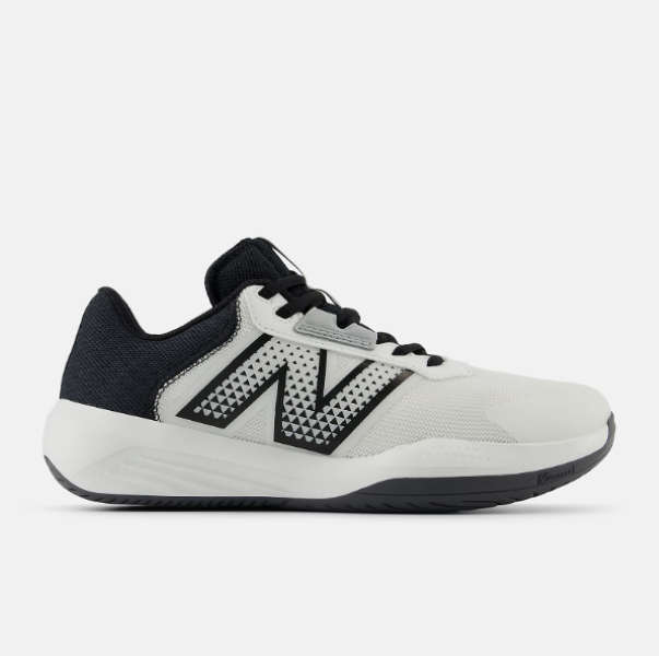 New Balance Women's 696 V6 Tennis Shoes - White