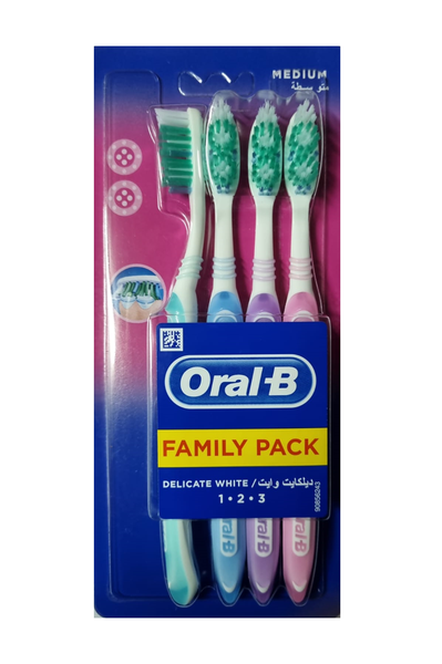 Oral B - Family Pack of 4 toothbrushes - Delicate White