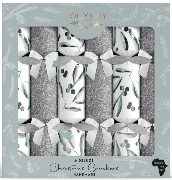Holly &amp; Ivy Christmas Crackers - Deluxe Silver Foliage