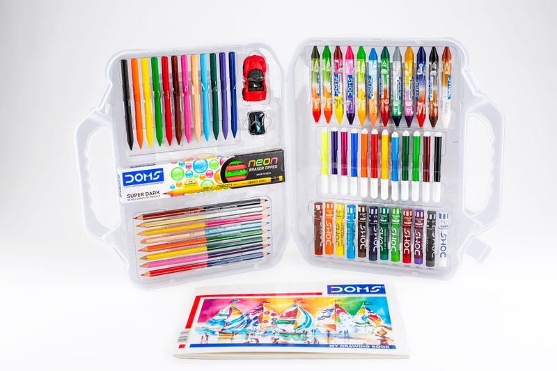 Doms Art Apps Nxt Kit With Plastic Carry Case