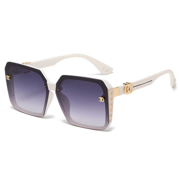 Oversized Retro Sunglasses for Women - Vintage Style UV Protection Shades