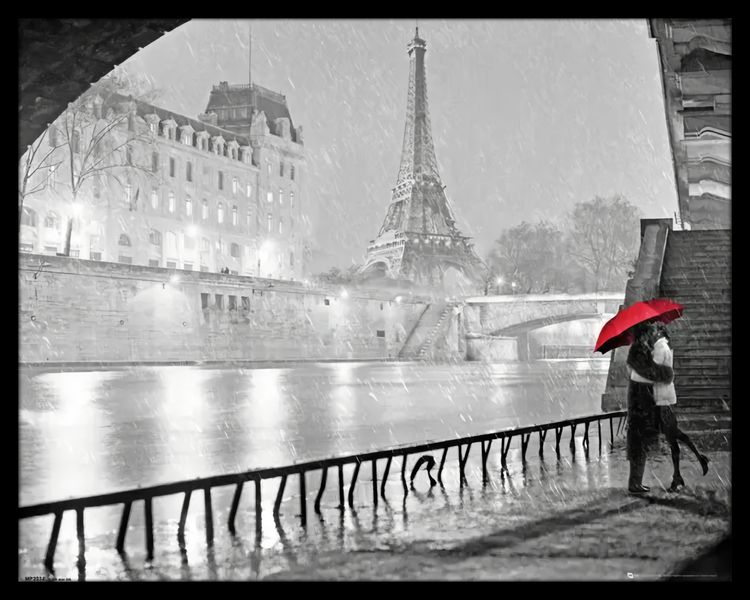 Paris Kiss - Eiffel Tower Framed Mini Poster (40 x 50cm)